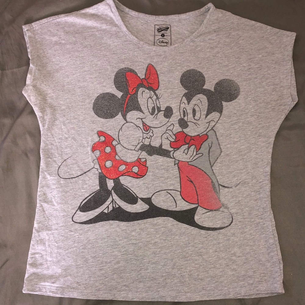 ❤️Old Navy Collection’s Mickey & Minnie Tee❤️